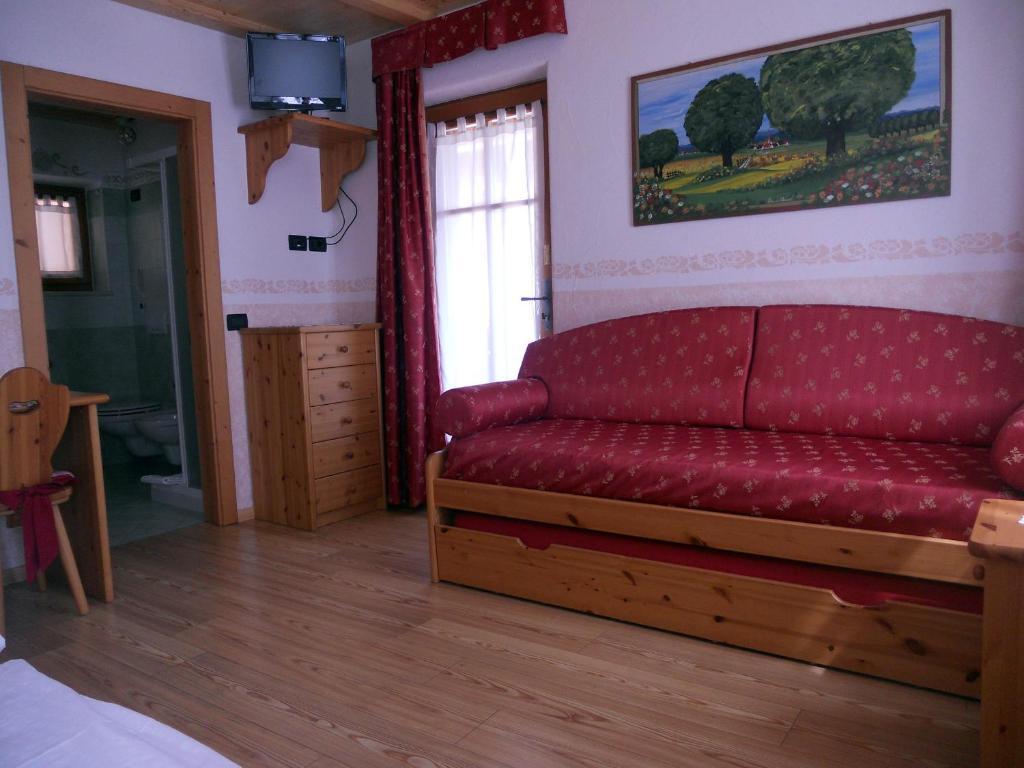 Garni Salvanel Hotel